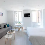 Studio lumineux Place de Lenche Panier Marseille
