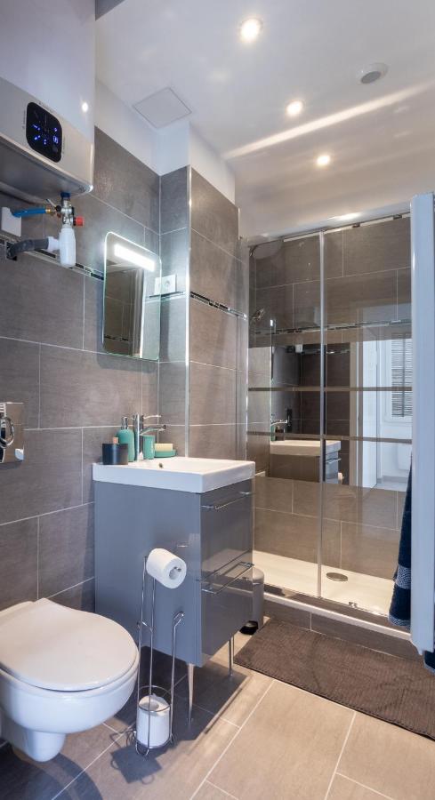 Appartement Lumineux Place De Lenche Panier Marseille